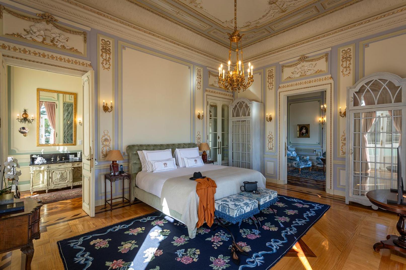 Pestana Palace Lisboa Hotel & National Monument - The Leading Hotels Of The World Exterior foto A bedroom at the Hotel Excelsior