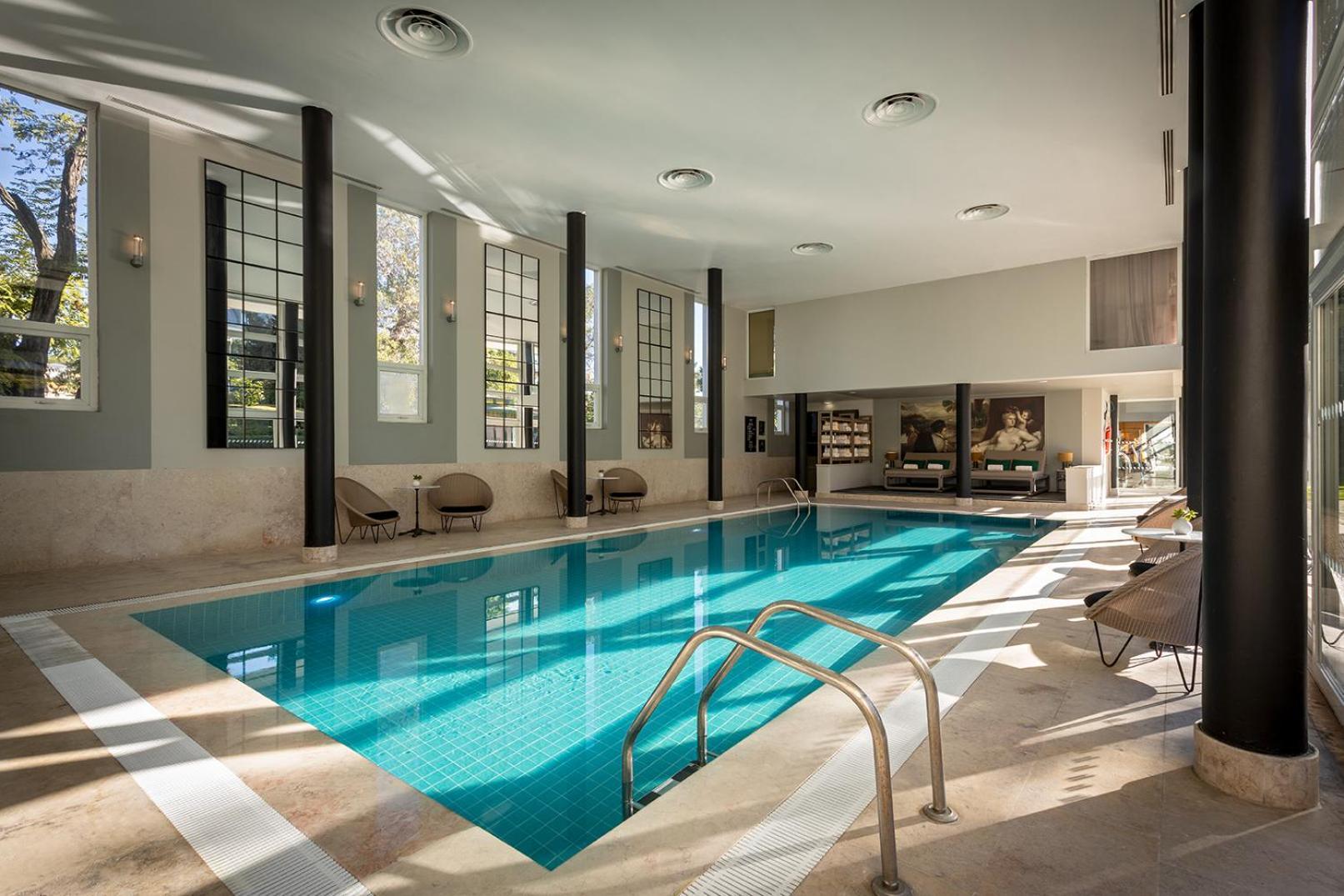 Pestana Palace Lisboa Hotel & National Monument - The Leading Hotels Of The World Exterior foto The swimming pool at the hotel